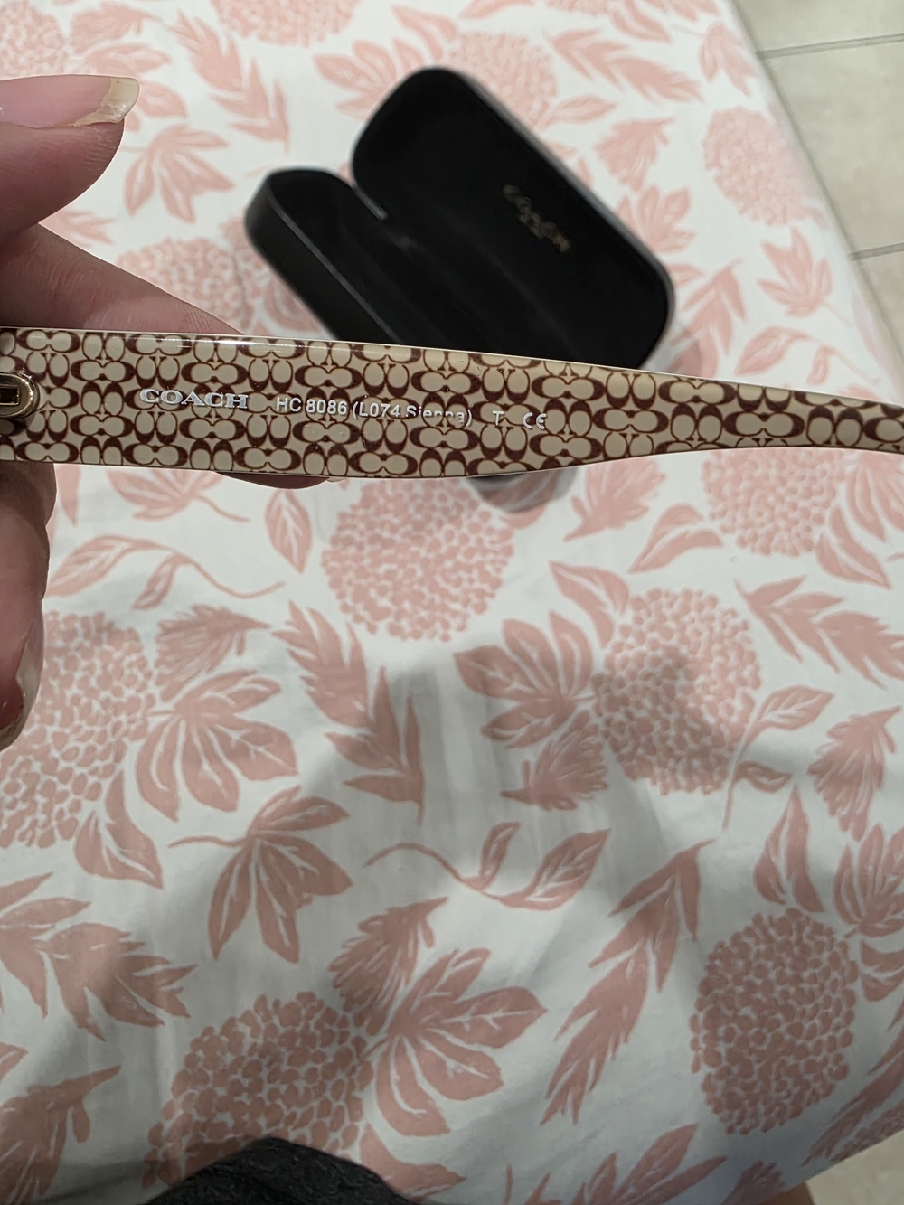Coach Brown Tortoiseshell Sunglasses with Black Case - Picture 2 of 6